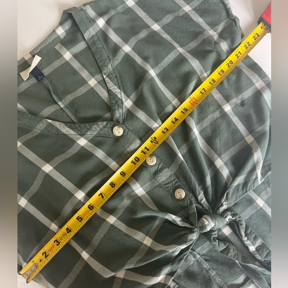 Universal Thread Target Sage Green Plaid Cropped Shirt with front tie XL - Picture 8 of 9